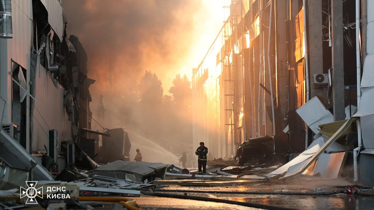 Офіційно підтверджено: нічний удар балістикою по Києву — двоє загиблих і постраждалі