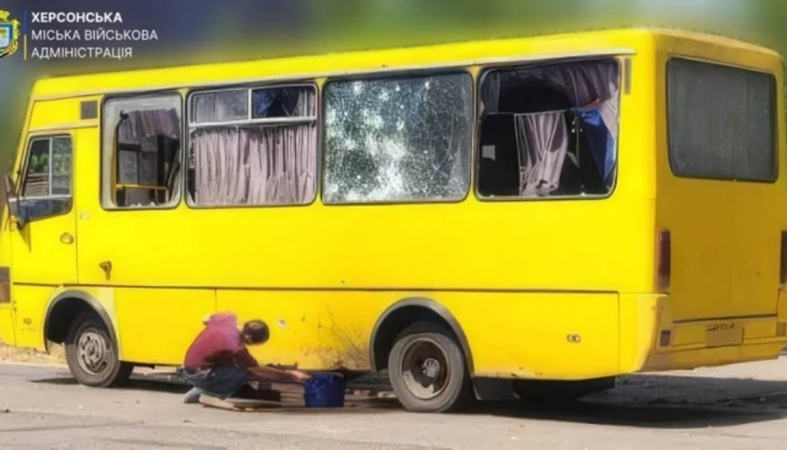 Херсон, 6 серпня: послідовність подій удару дрона по маршрутці за хвилинами