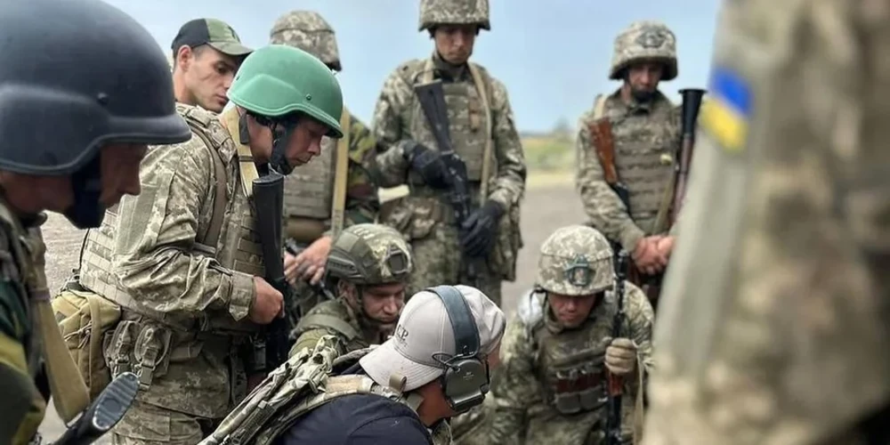 425-й полк «Скеля» під оперативним керівництвом корпусу «Азов»: пояснення переходу