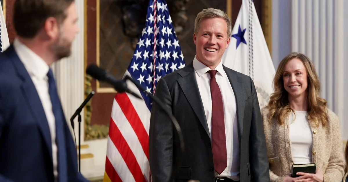 Колишній міністр армії США Дрісколл заявив, що Україна з меншим бюджетом розробила «кращу зброю»